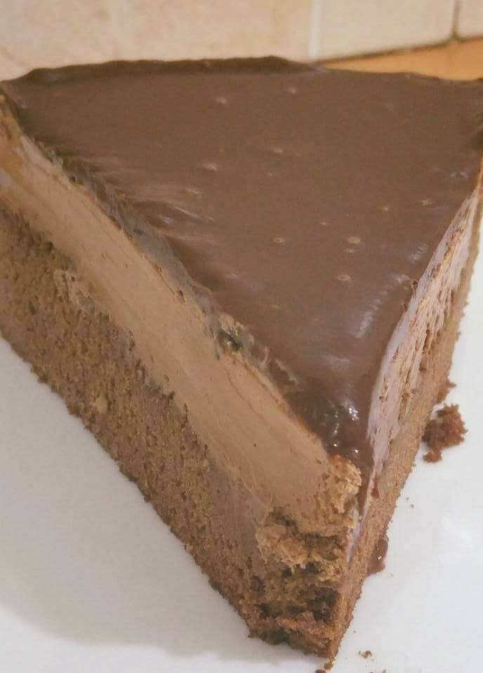 עוגת מוס נס קפה בשכבות שוקולד