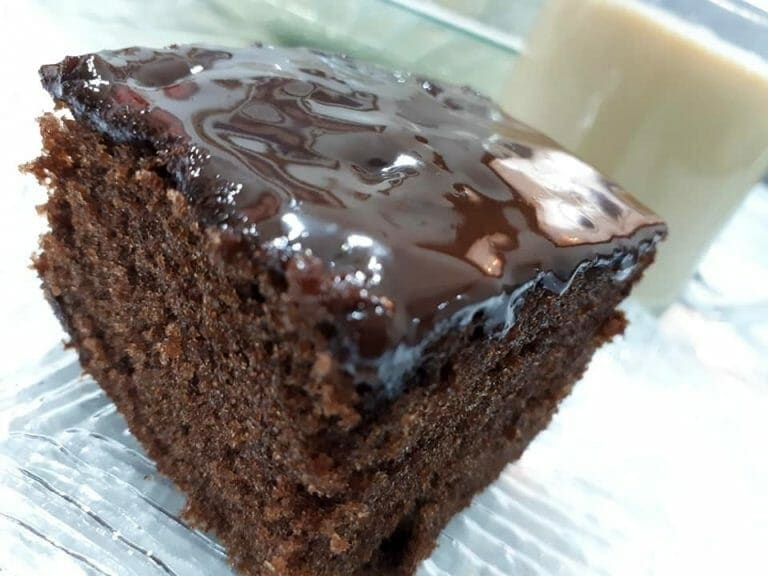 שיהיה משהו מתוק בצד: עוגת שוקולד עסיסית ורכה בטעם מנצח (קלי קלות!)