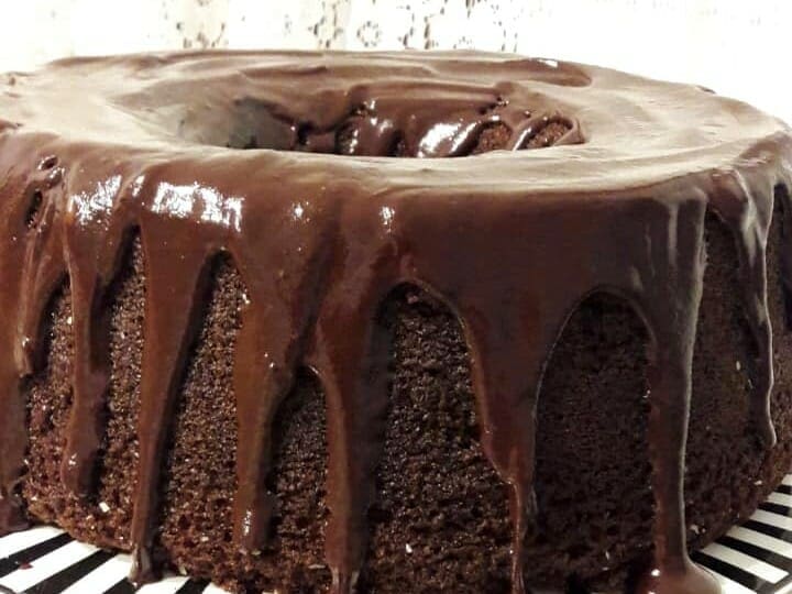 גבוהה ומיוחדת במינה: עוגת שוקולד פרווה מפנקת וקלה להכנה (ללא הפרדת ביצים!)