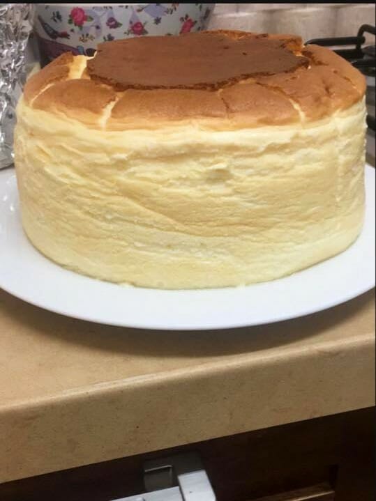 עוגת גבינה אפויה גבוהה ומרשימה