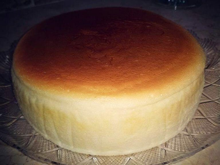 תעיר לכם את החושים: עוגת גבינה אפויה כמו של פעם – גבוהה, טעימה, ומרשימה!