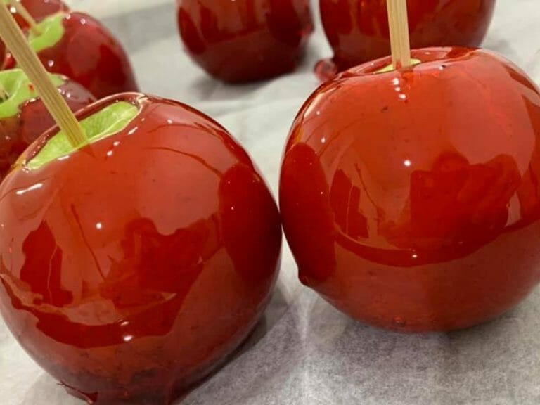 יום עצמאות 2022: מתכון תפוח מסוכר אדום מושלם לילדים (סרטון הכנה)