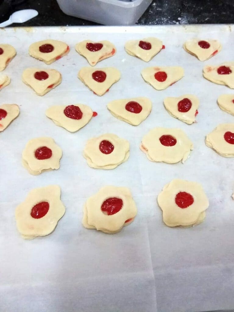 עוגיות ריבה קלות בצורת פרח