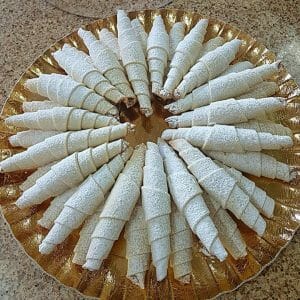 עוגיות סיגר מבצק פריך במילוי אגוזים (פרווה)