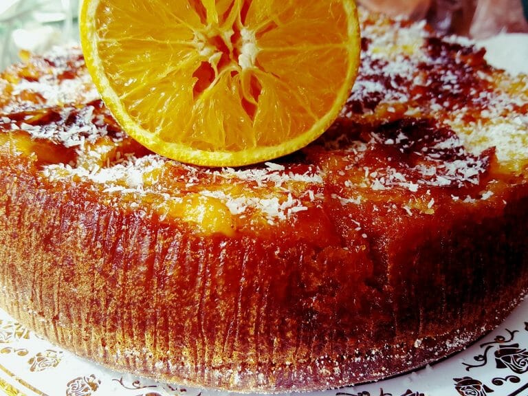 הדמיון רץ, והתוצאה: עוגת תפוזים בחושה מיוחדת (הפתעה בכל ביס!)