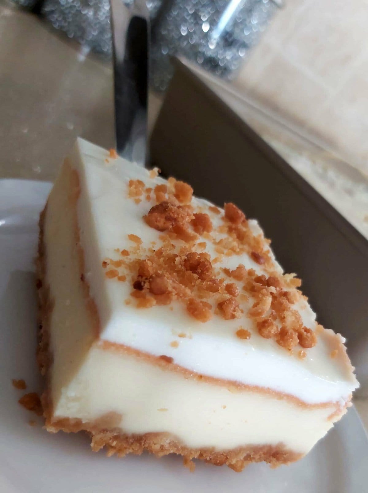 עוגת גבינה עם קרם שמנת