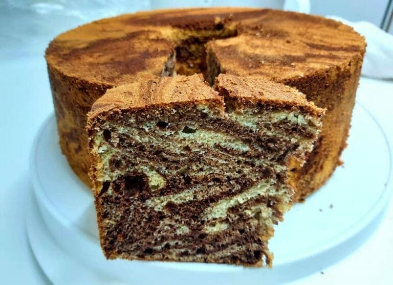 שילוב טעמים מדהים: עוגת שיש שוקולית מנצחת וקלה מאוד להכנה (מרקם עשיר בטירוף!)