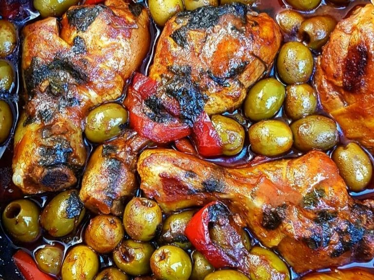מהמתכונים שלא מפסיקים להכין: תבשיל עוף עם זיתים מרוקאי מדהים (כמו באירועים!!)