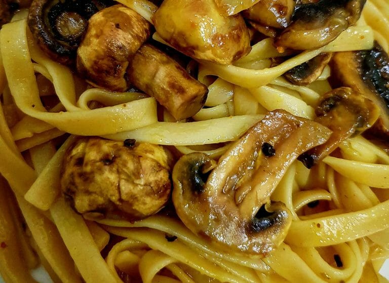 הופכים את המטבח לאיטלקי: מתכון פסטה פטוצ'יני צמחונית (מנחמת ומרשימה בכל אירוע!)