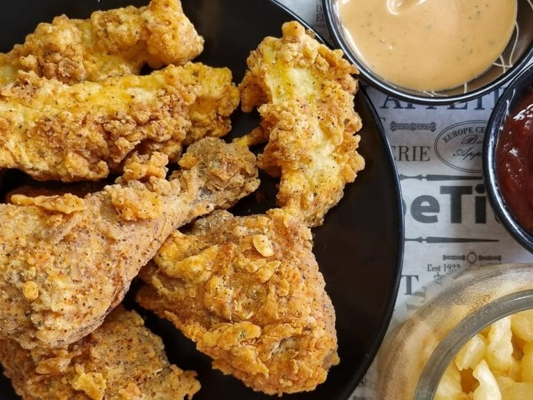 להרגיש מסעדה בבית: מתכון עוף מטוגן כשר בול כמו ב-KFC! (+ סרטון הכנה)