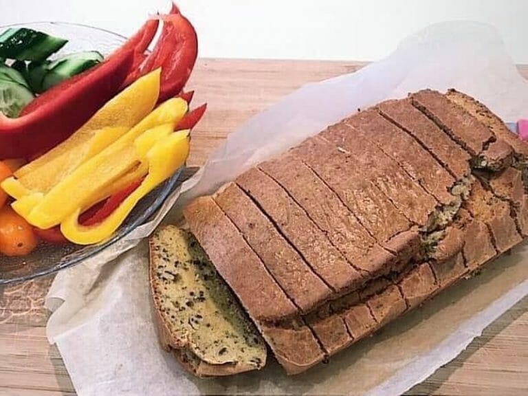 לחם טחינה ושקדים ללא פחמימה – כמו הדבר האמיתי, רק בהרבה יותר בריא! (ללא גלוטן)