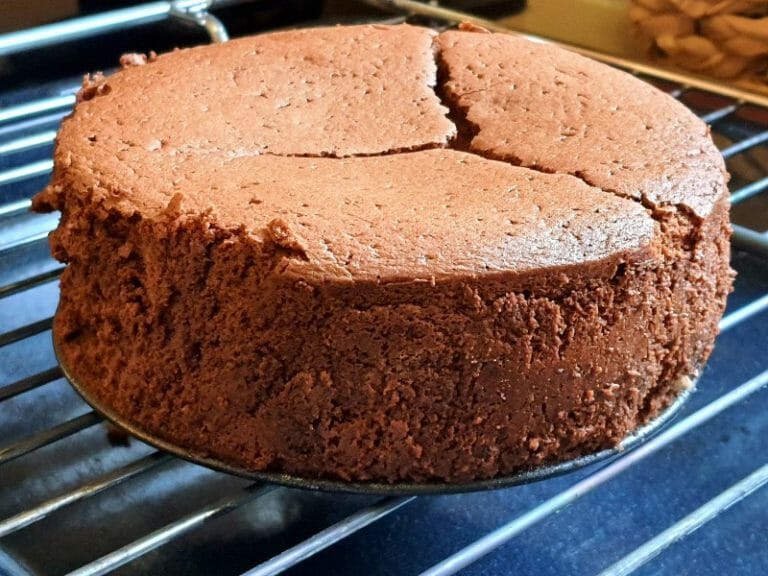 מוססססלם! מוס עוגת שוקולד ללא קמח או תוספת סוכר (4 מרכיבים בלבד!)
