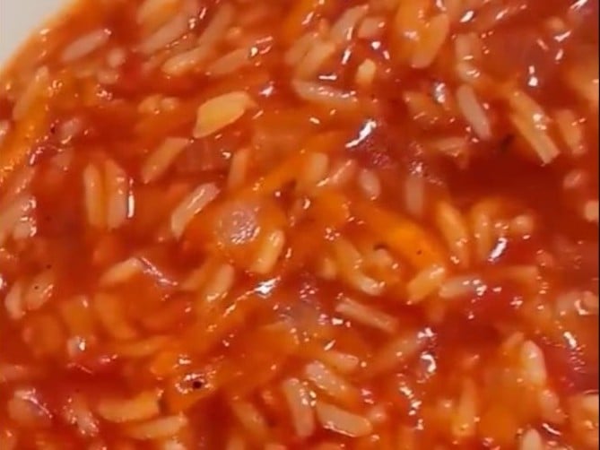 מרק עגבניות עם אורז