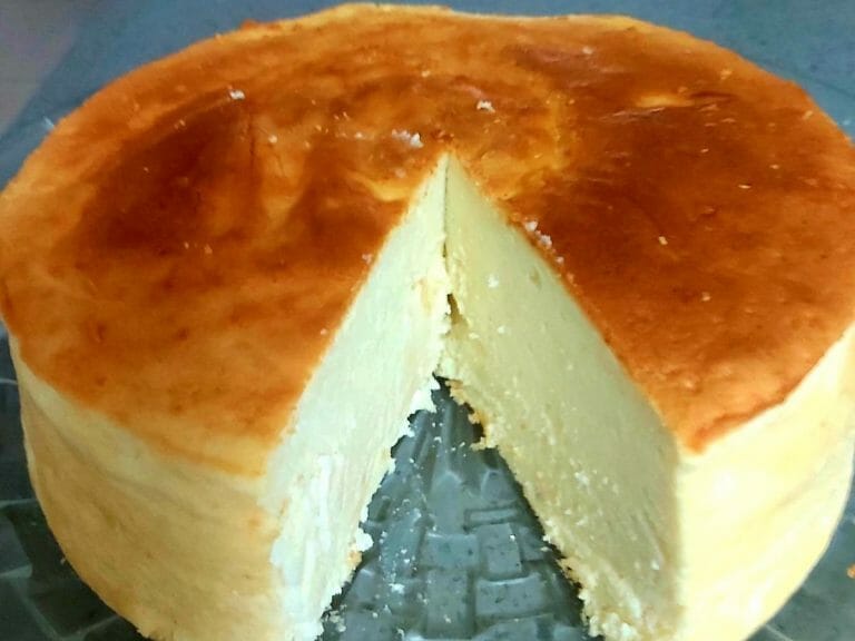 נגעה בשמיים: עוגת גבינה אפויה גבוהה (הכי קלאסית שיש, ואין יפה ורכה ממנה)