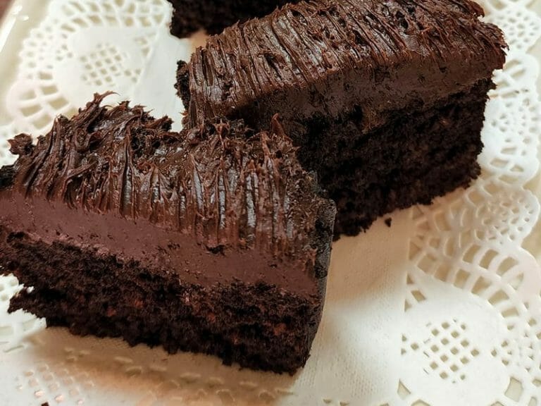 אם אין קמח נתענג על עוגת שוקולד ללא קמח – פרווה, רכה וגם מופחתת סוכר!