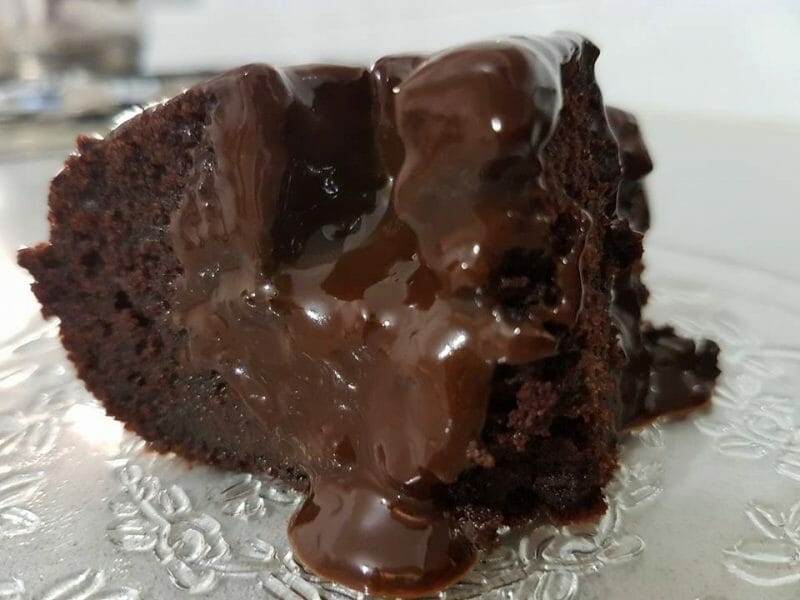 עוגת שוקולד מפוצצת בשוקולד משובח, עוגת שוקולד עסיסית